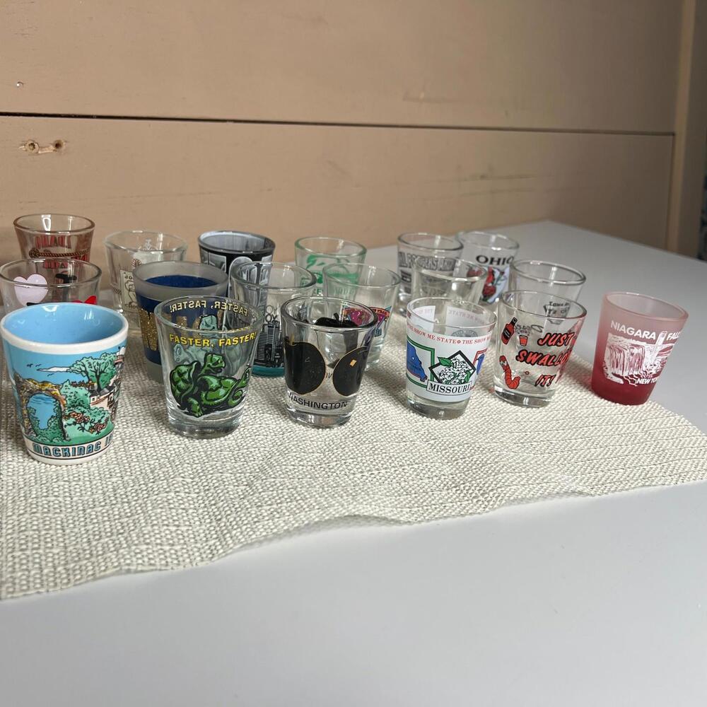Vintage Souvenir Shot Glass Lot of 18 USA States Mackinac Niagara Falls Vegas